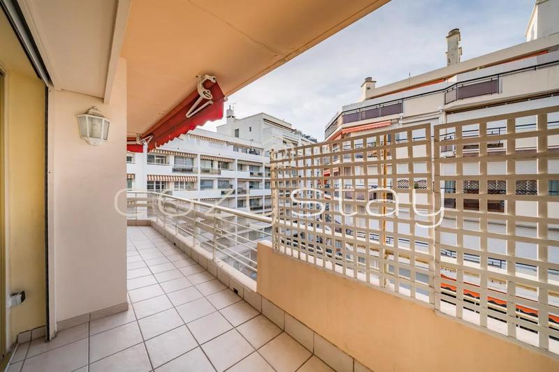 Appartement - 99 m² - 3 pièces