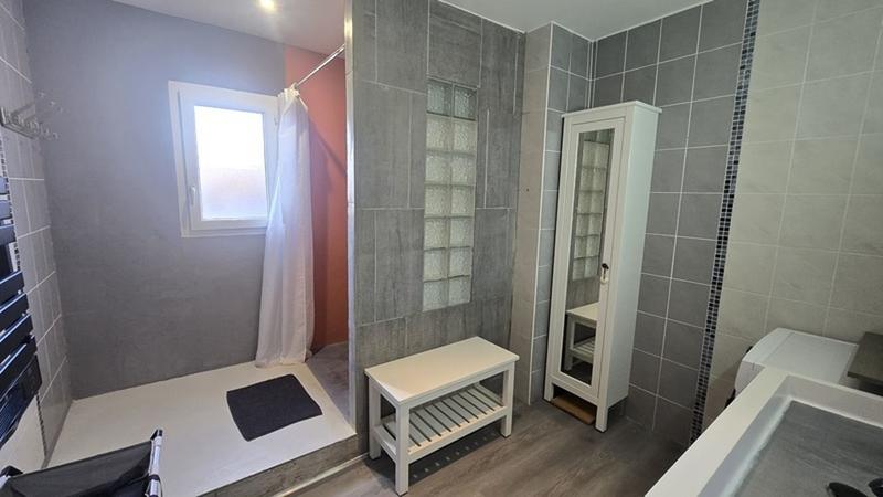 Maison - 246 m² - 7 pièces