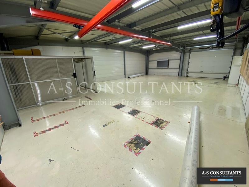 Entrepôt - 225 m²
