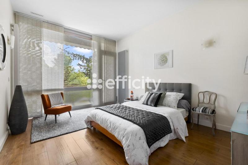 Villa - 309 m² - 12 pièces