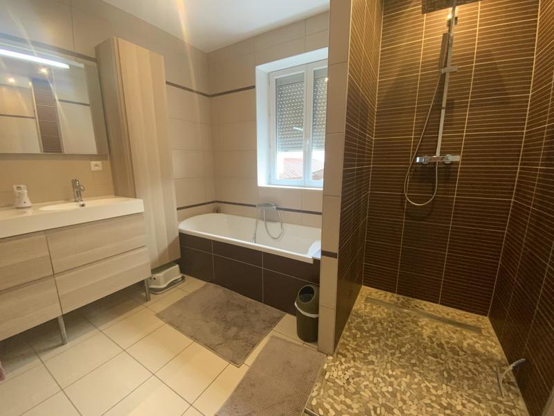 Maison contemporaine - 111 m² - 5 pièces