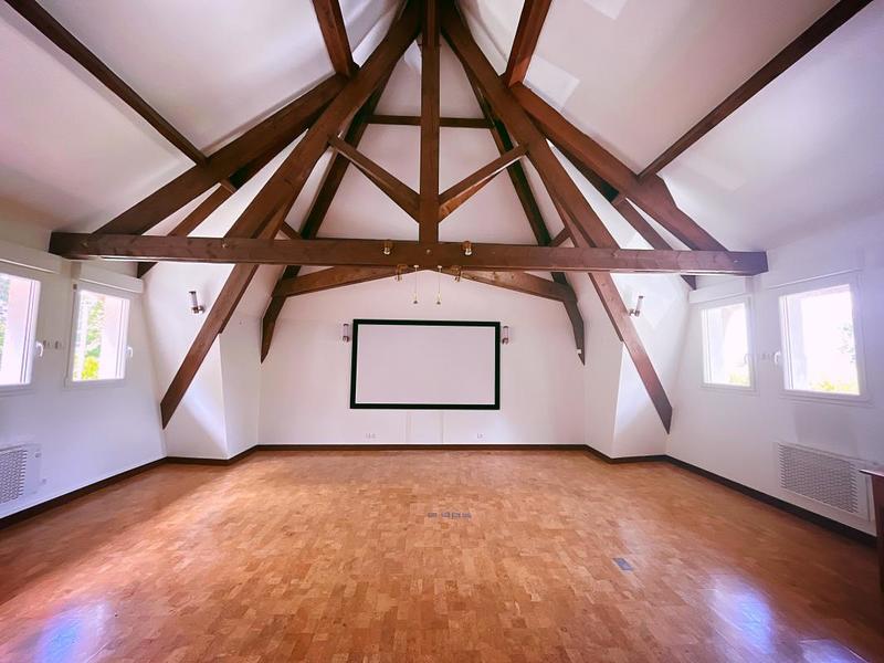 Maison - 570 m² - 14 pièces