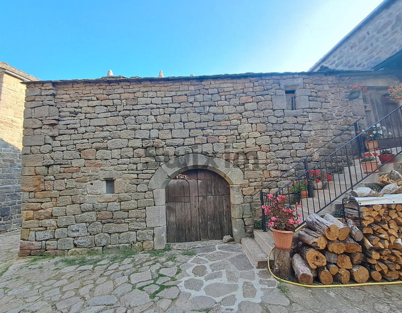 Maison de village - 94 m² - 2 pièces