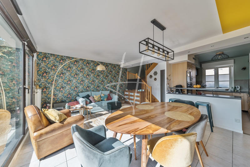 Maison - 96 m² - 5 pièces