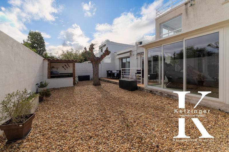 Maison - 179 m² - 7 pièces