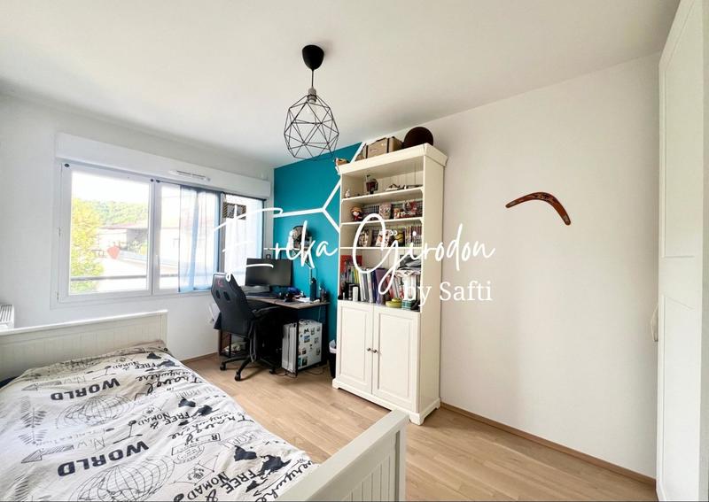 Maison - 94 m² - 4 pièces