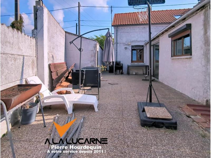 Maison - 93 m² - 5 pièces