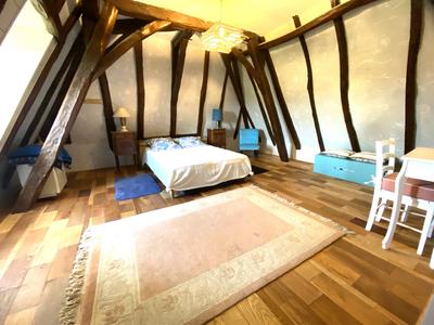 Maison traditionnelle - 211 m² - 7 pièces