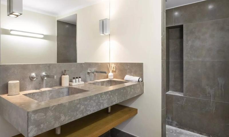 Villa - 300 m² - 10 pièces