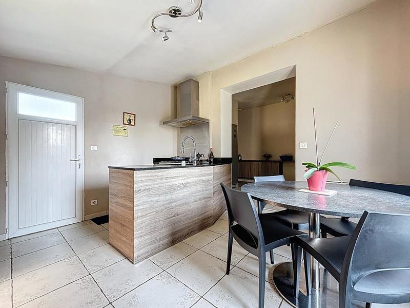 Maison - 230 m² - 5 pièces