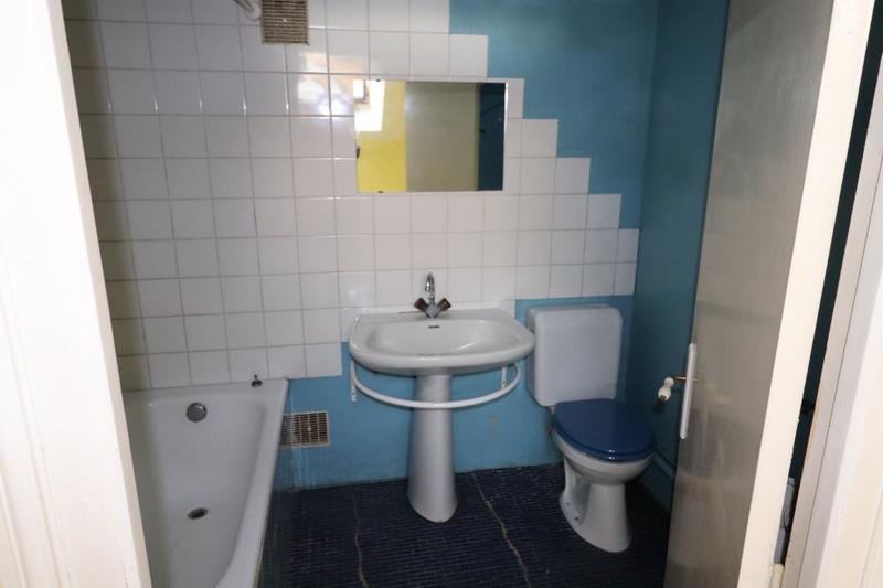 Maison - 247 m² - 11 pièces