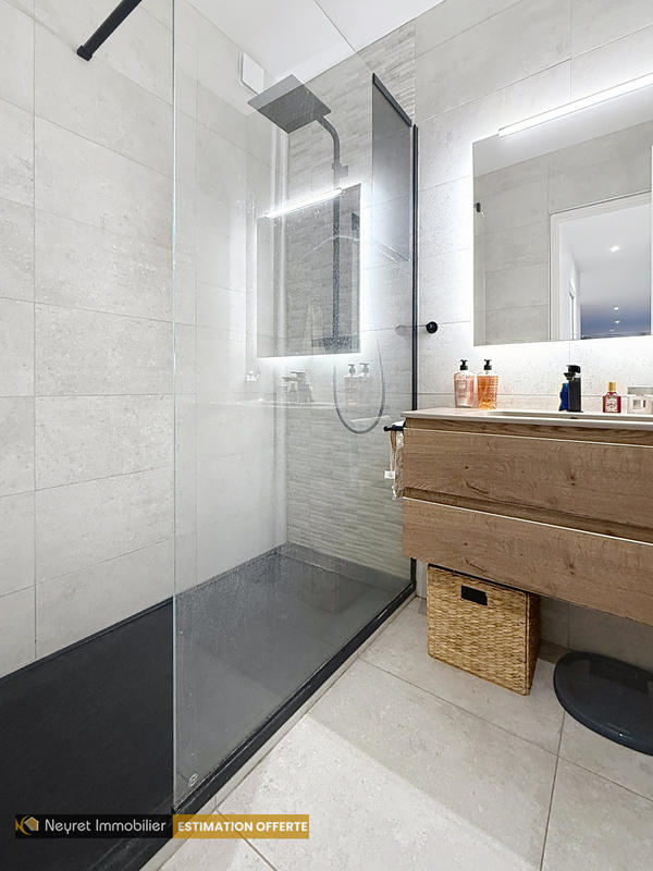 Appartement - 85 m² - 4 pièces