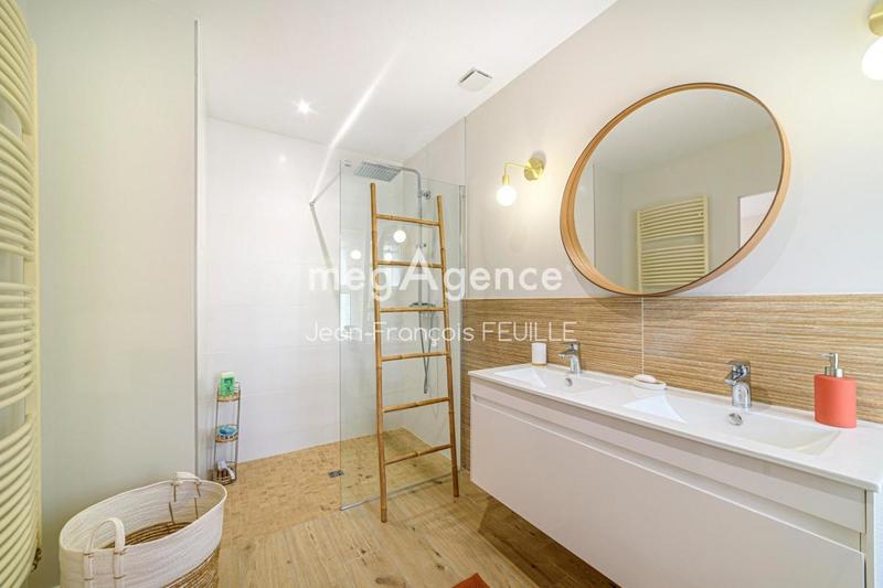 Maison - 400 m² - 10 pièces