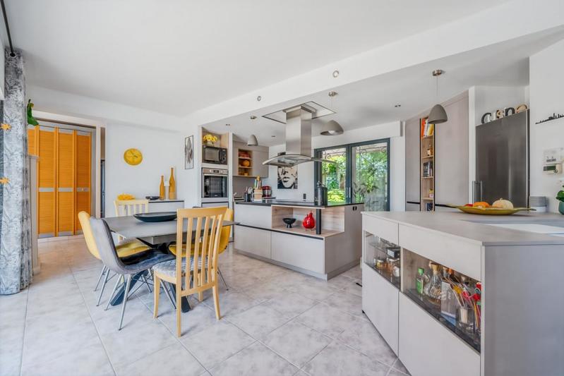 Villa - 196 m² - 4 pièces