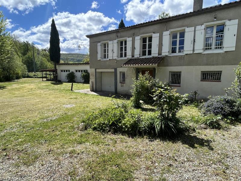 Maison - 290 m² - 12 pièces