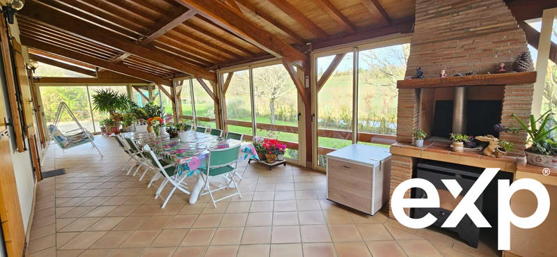 Maison - 410 m² - 11 pièces