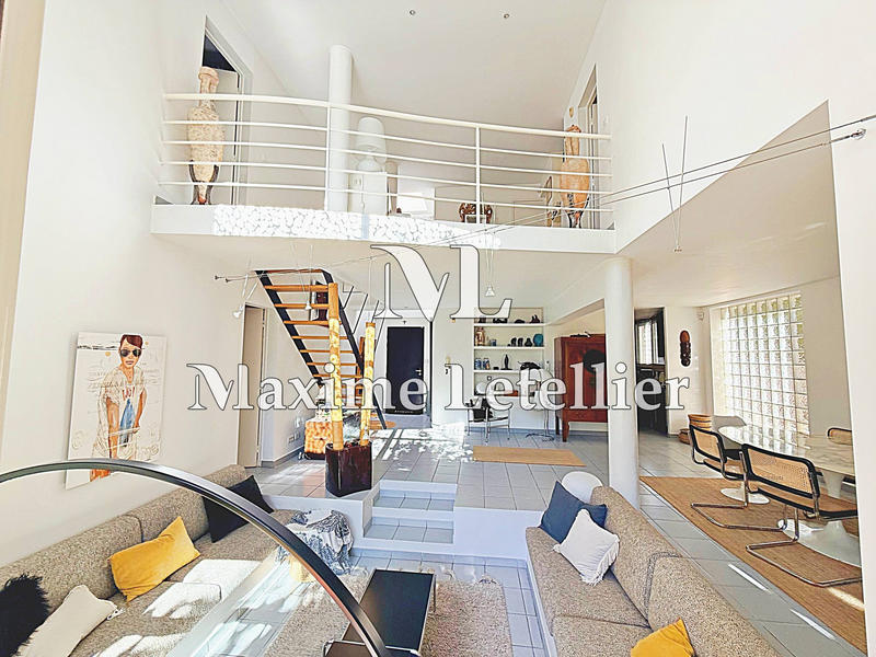 Maison contemporaine - 170 m² - 8 pièces