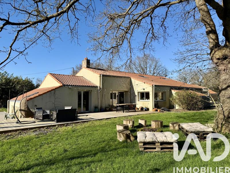 Maison - 180 m² - 7 pièces