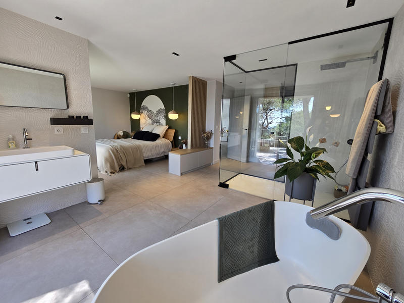 Maison - 280 m² - 8 pièces