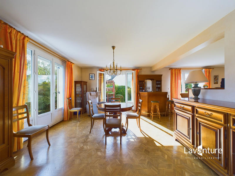 Maison traditionnelle - 145 m² - 7 pièces