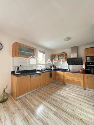 Maison - 99 m² - 6 pièces