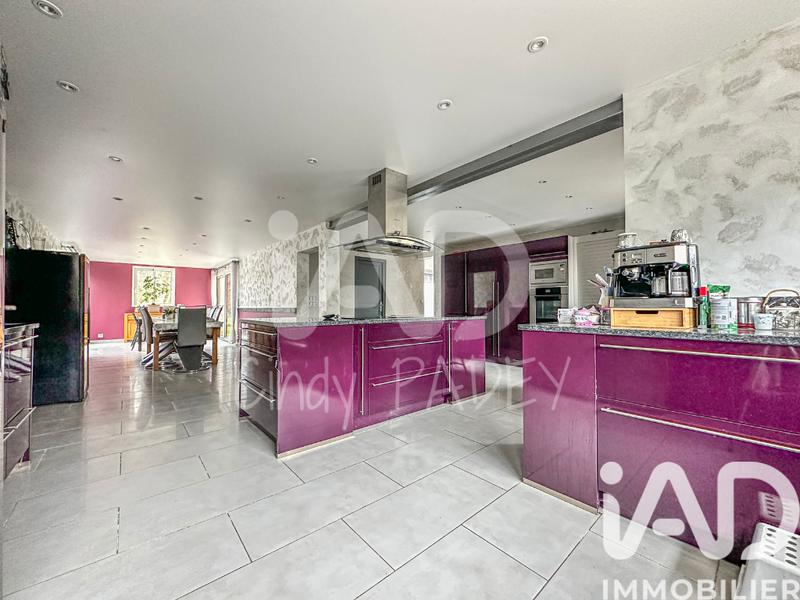 Maison - 310 m² - 12 pièces