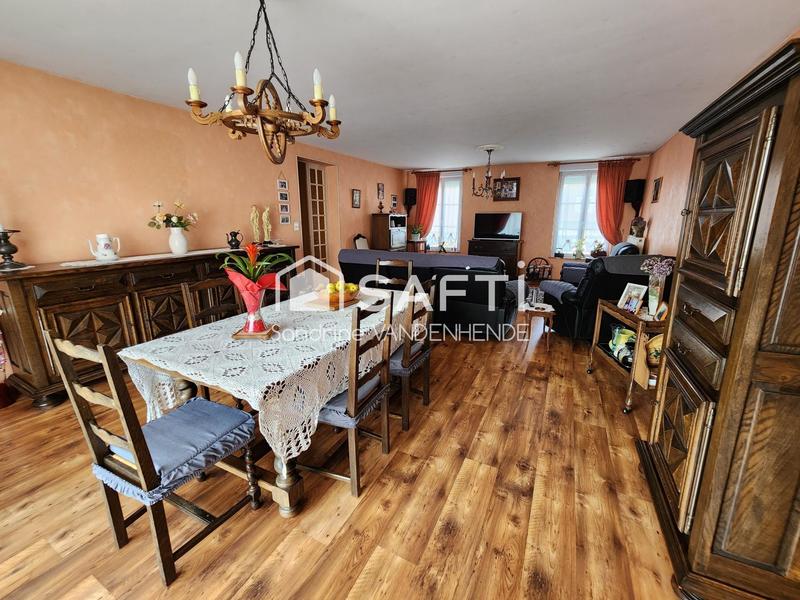 Maison - 260 m² - 10 pièces