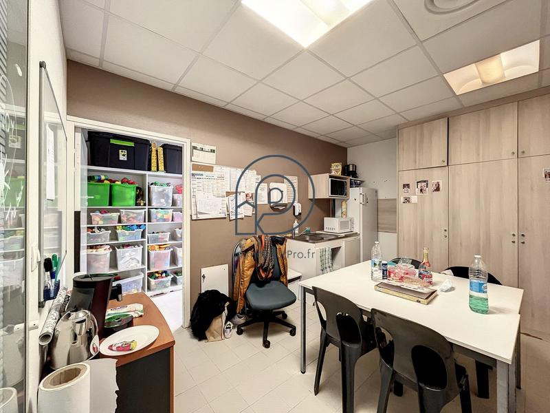 Local d'activités - 218 m²