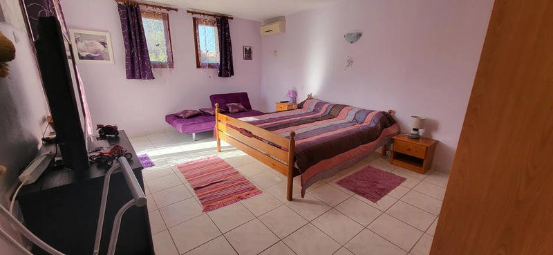 Maison - 220 m² - 7 pièces