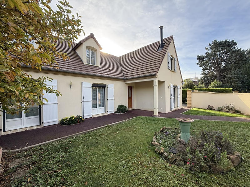 Maison - 198 m² - 7 pièces