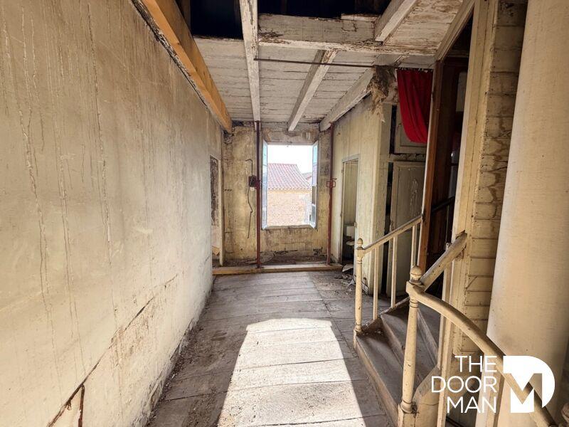 Maison - 320 m² - 6 pièces