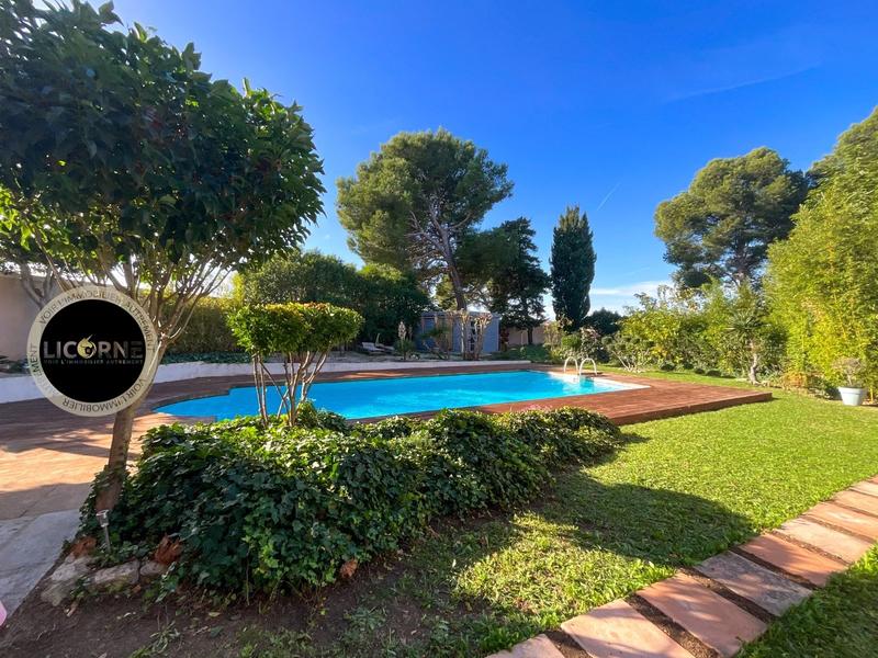 Mas - 267 m² - 7 pièces