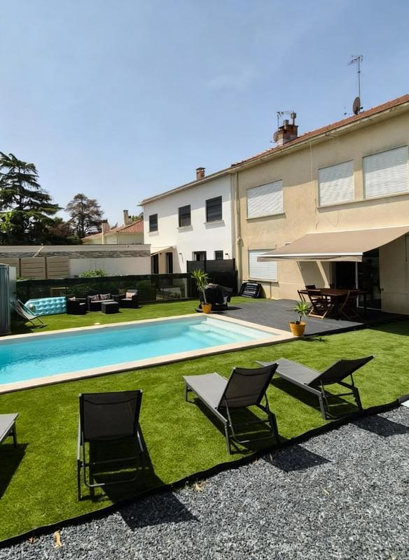 Maison - 200 m² - 5 pièces