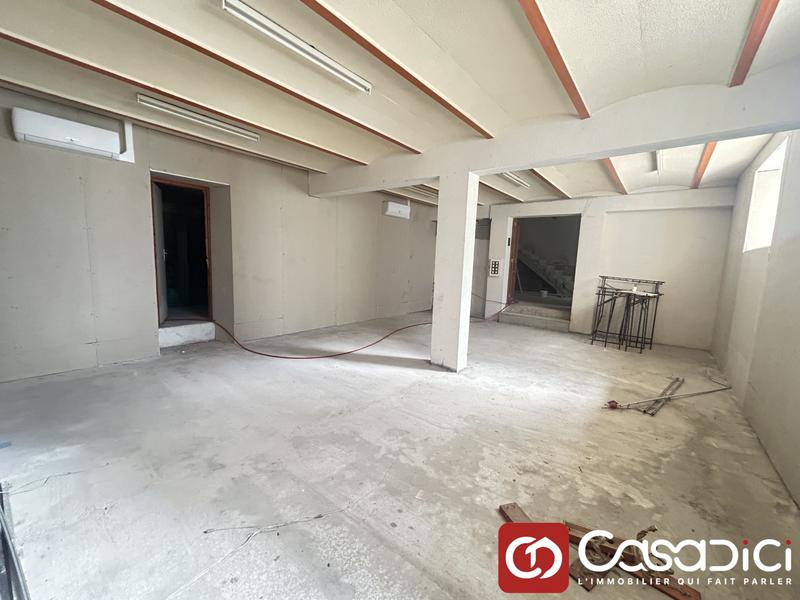 Maison ancienne - 400 m² - 7 pièces