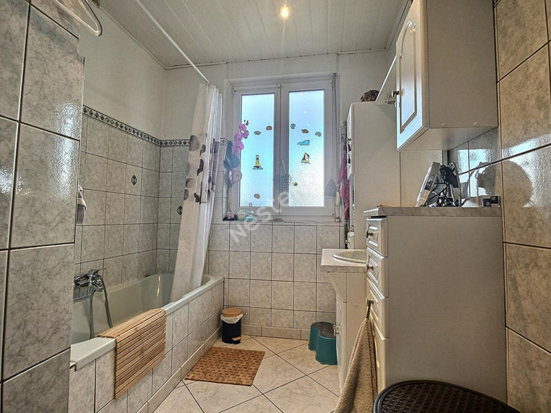 Maison - 137 m² - 7 pièces