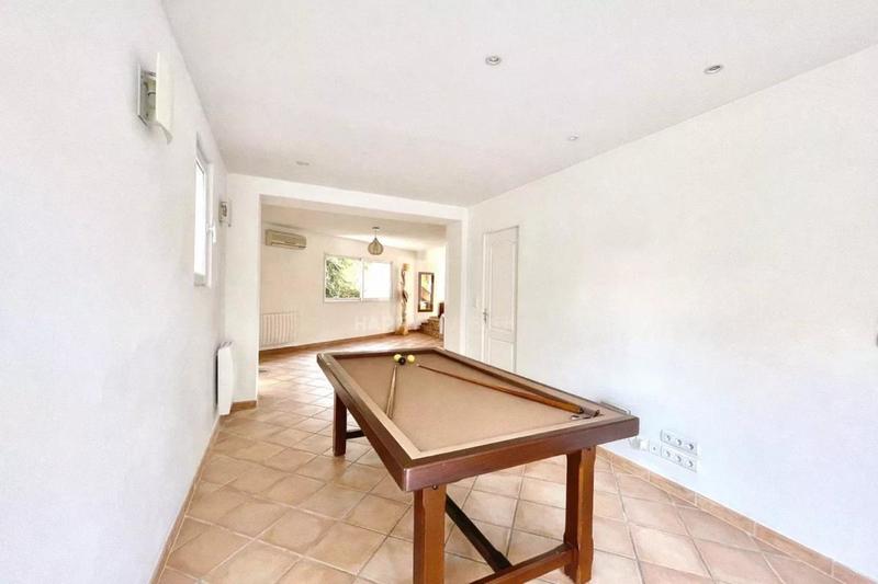 Maison - 211 m² - 7 pièces