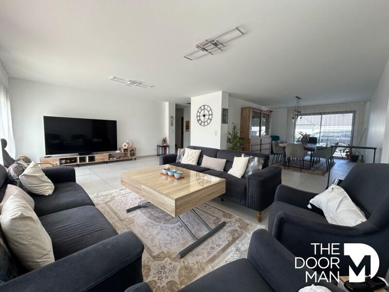 Maison - 200 m² - 7 pièces