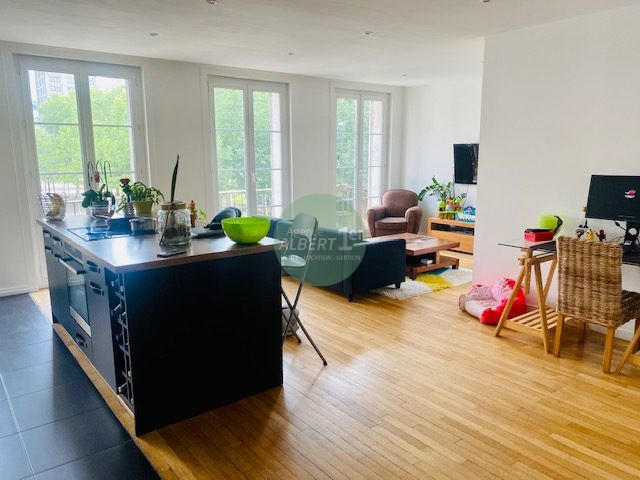 Appartement - 96 m² - 4 pièces