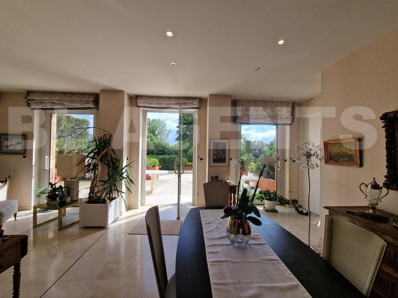 Demeure - 380 m² - 9 pièces