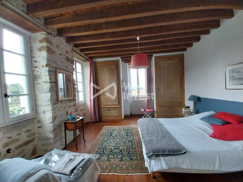 Maison - 315 m² - 10 pièces