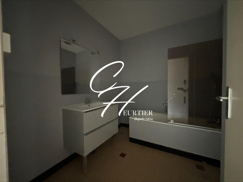 Appartement - 83 m² - 3 pièces