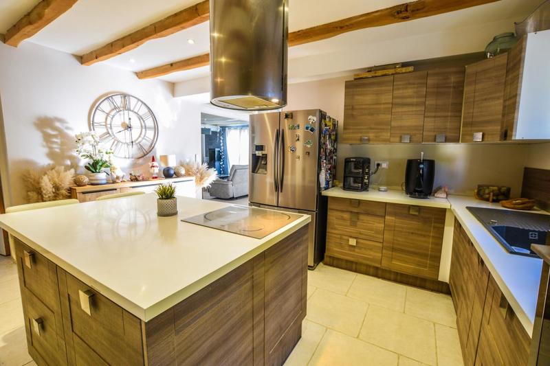 Maison - 147 m² - 5 pièces