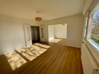 Appartement - 75 m² - 3 pièces