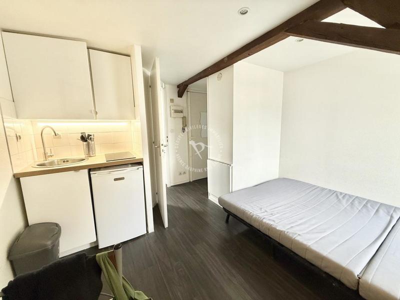 Studio - 11 m² - 1 pièce