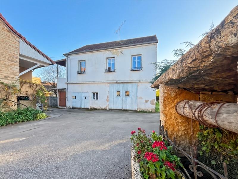 Maison - 97 m² - 5 pièces