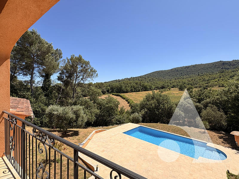 Villa - 240 m² - 6 pièces