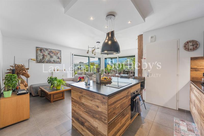 Appartement - 90 m² - 4 pièces