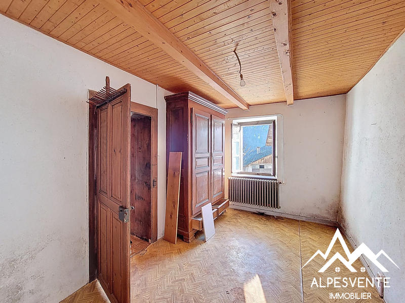 Maison - 260 m² - 9 pièces