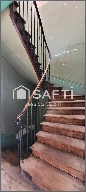 Maison - 260 m² - 11 pièces