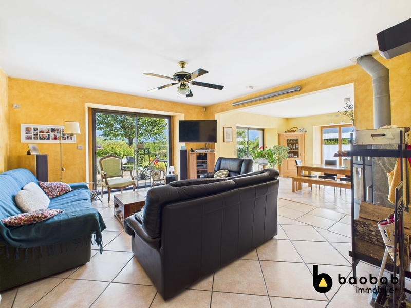 Maison - 320 m² - 12 pièces